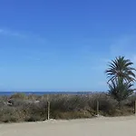 Oasis Apartments Playa Albaranas